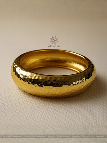 Golden Aura Bracelet – Gold Finish | Zivaaya