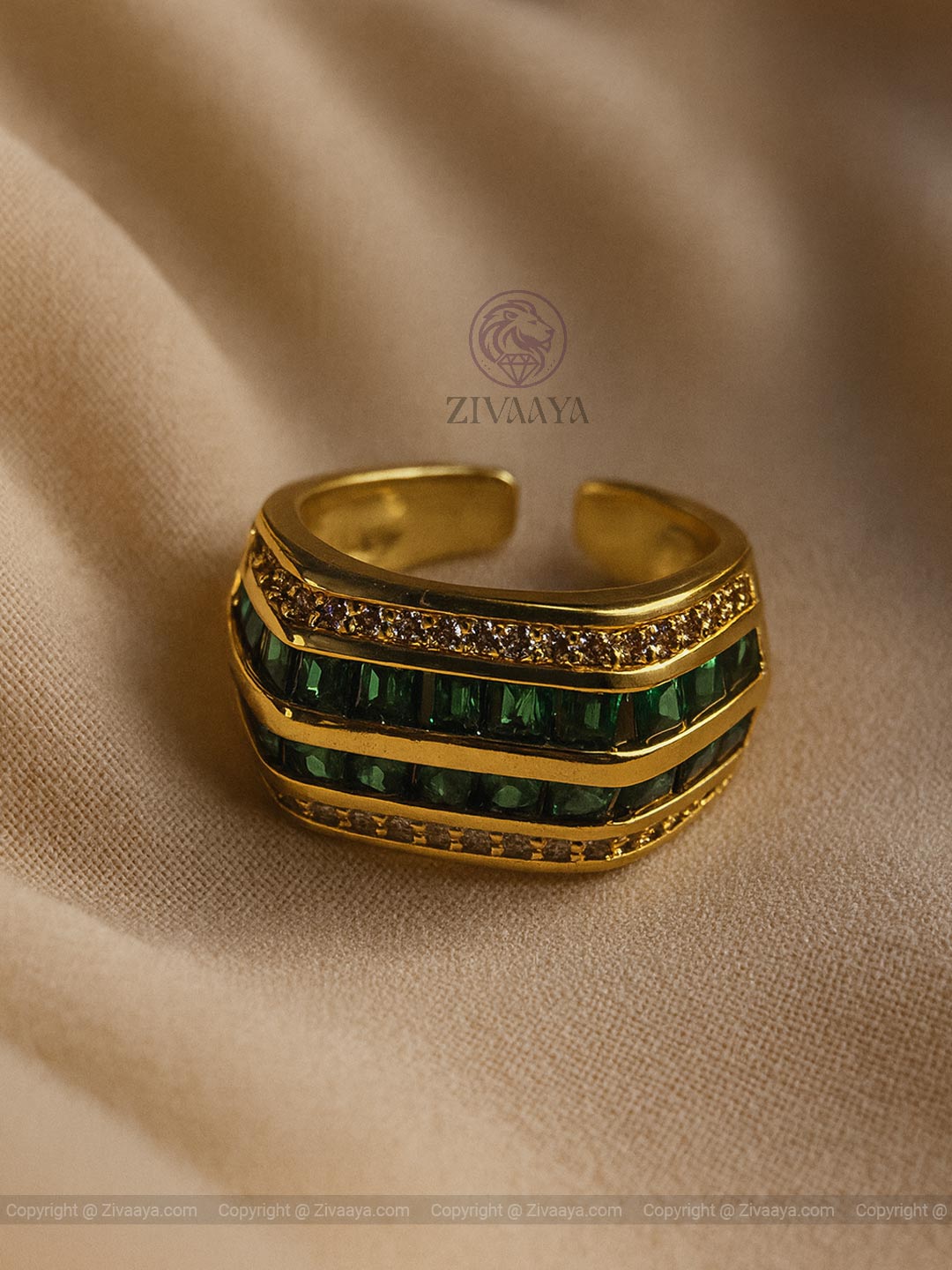 Regal Emerald Diamond Ring | Zivaaya