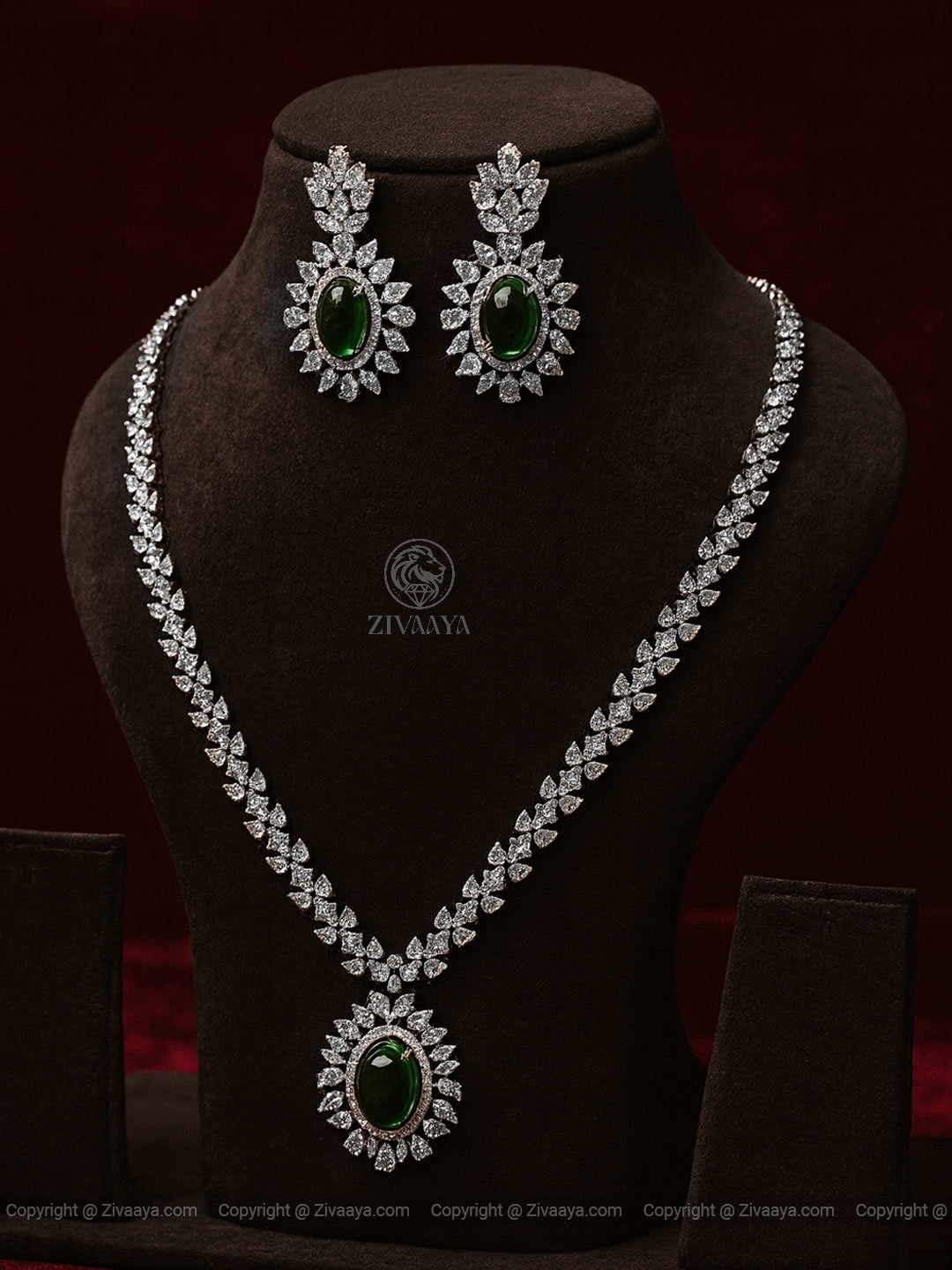 Royal Emerald Spark Silver Necklace Set – Zivaaya