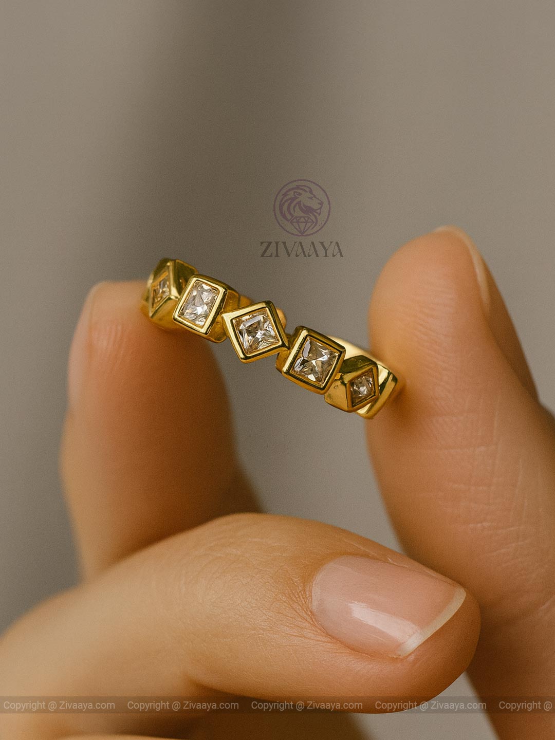 Regal Emerald Diamond Ring | Zivaaya