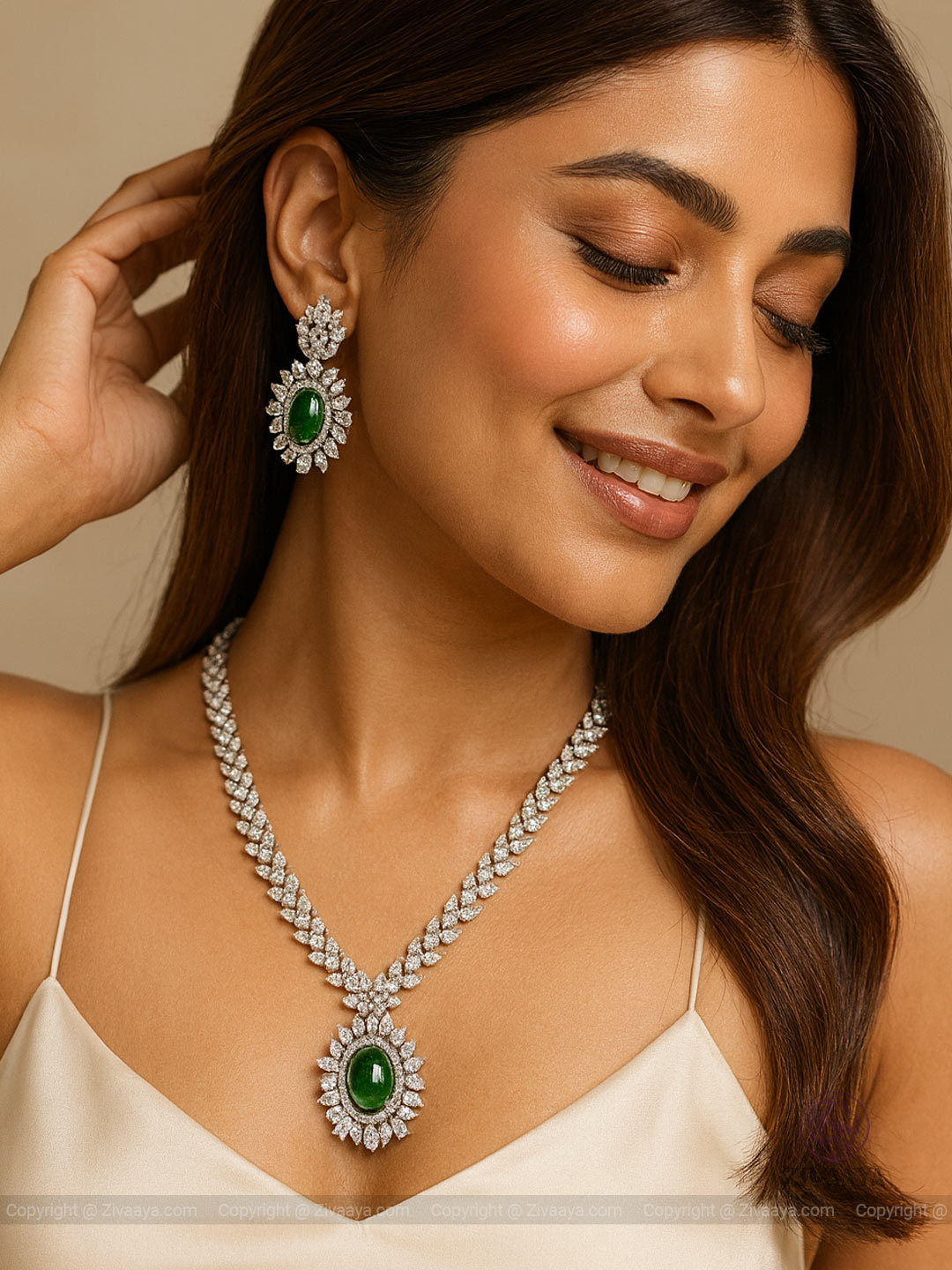 Royal Emerald Spark Silver Necklace Set – Zivaaya