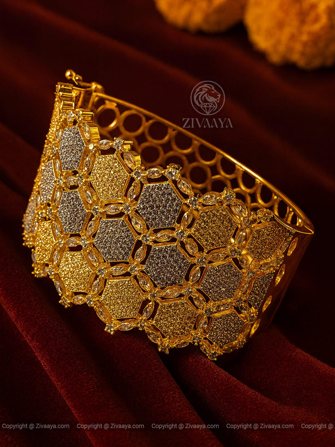 Luxe Glitter Cuff Bracelet – Zivaaya